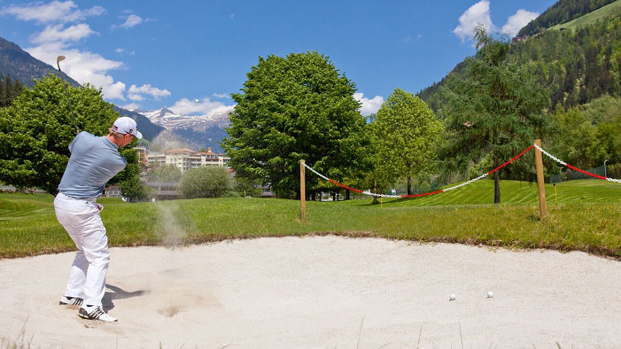 Golf al Quellenhof Luxury Resort Passeier