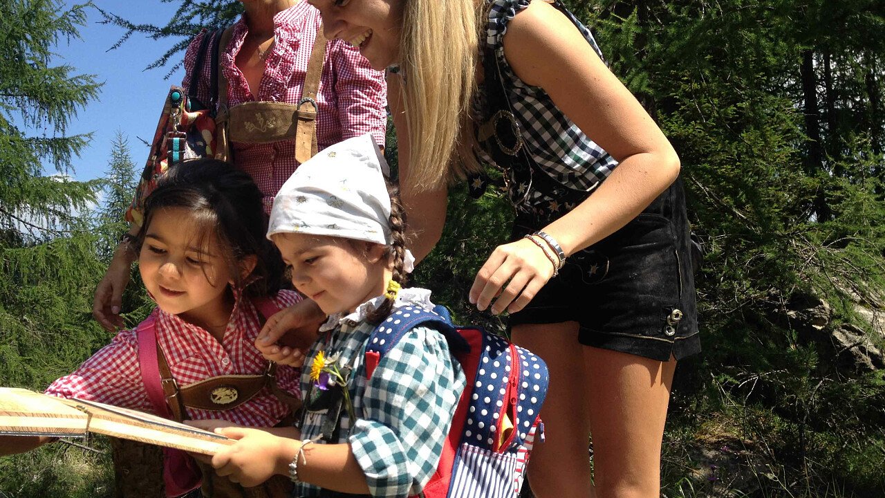 Sentiero Animali dedicato ai bambini sul Passo San Pellegrino