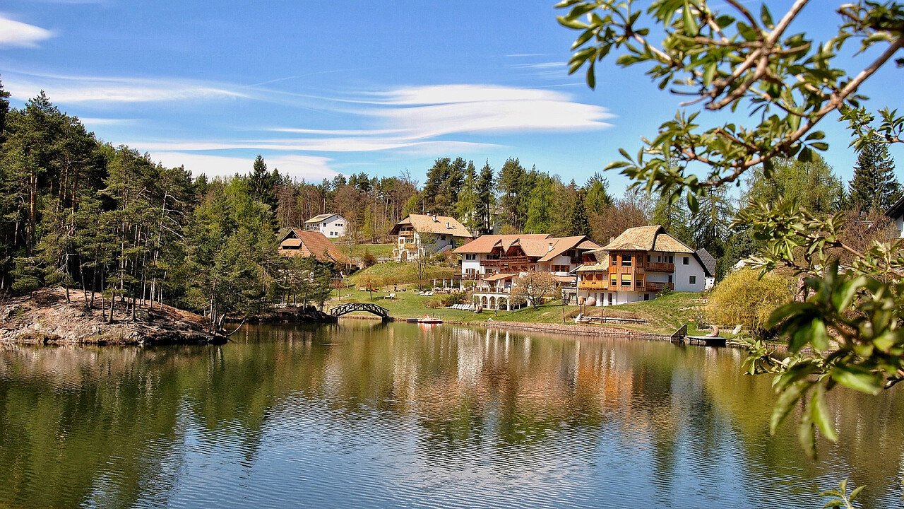 Estate al Lago Costalovara
