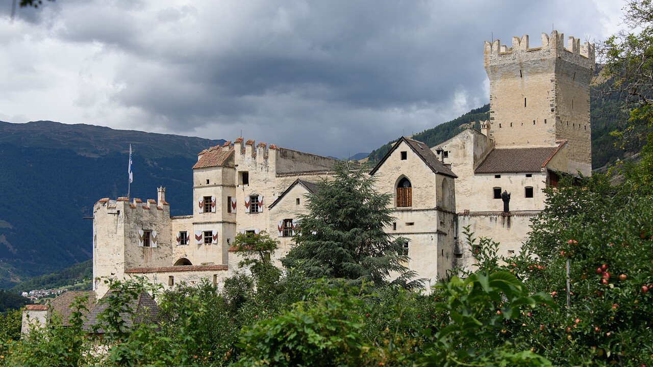 Esterno Castel Coira a Sluderno