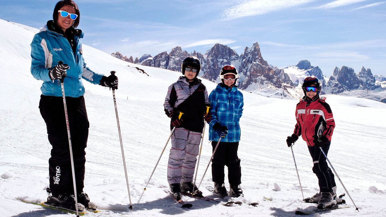 bambini_maestro_sci_skiarea_san_martino_passo_rolle_apt_san_martino_passo_rolle_primiero_vanoi_michela_palermo