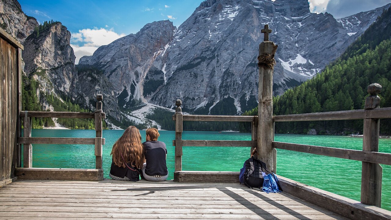 coppia_pontile_braies_depositphotos