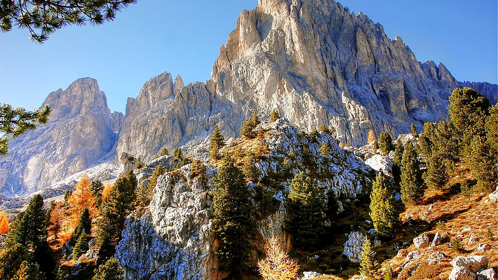 City of stones in Sassolungo