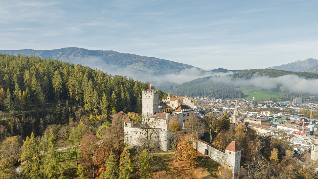 Autunno castello di Brunico