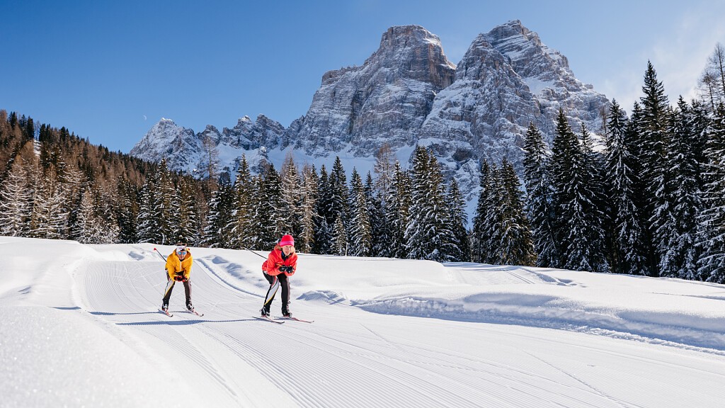 What is cross-country skiing and why choose it in the Dolomites