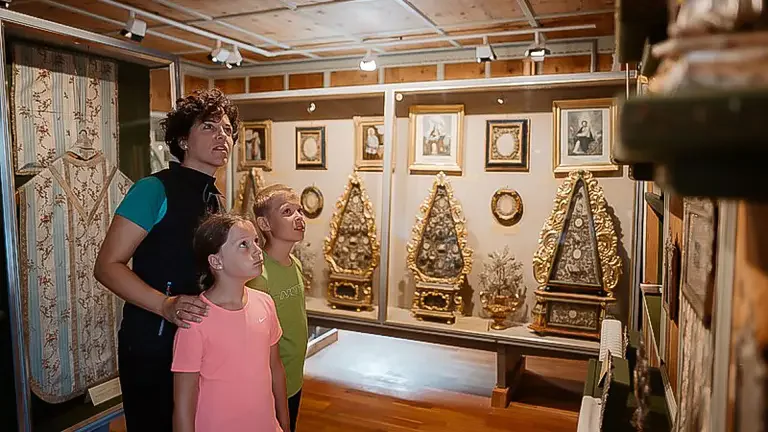 interno oggetti sacri museo civico aldino