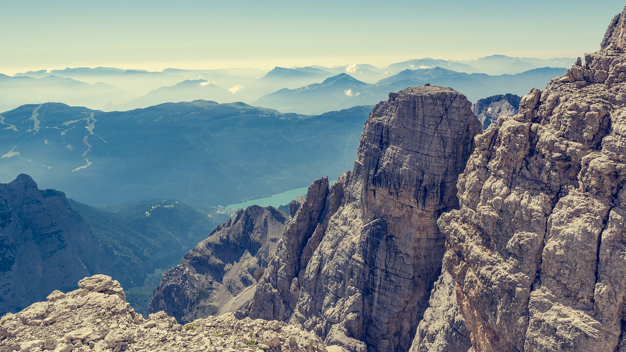 dolomiti_di_brenta_iStock