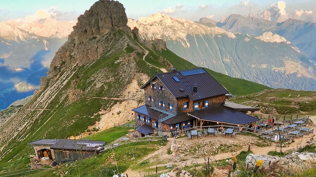 Rifugio Roda de Vael
