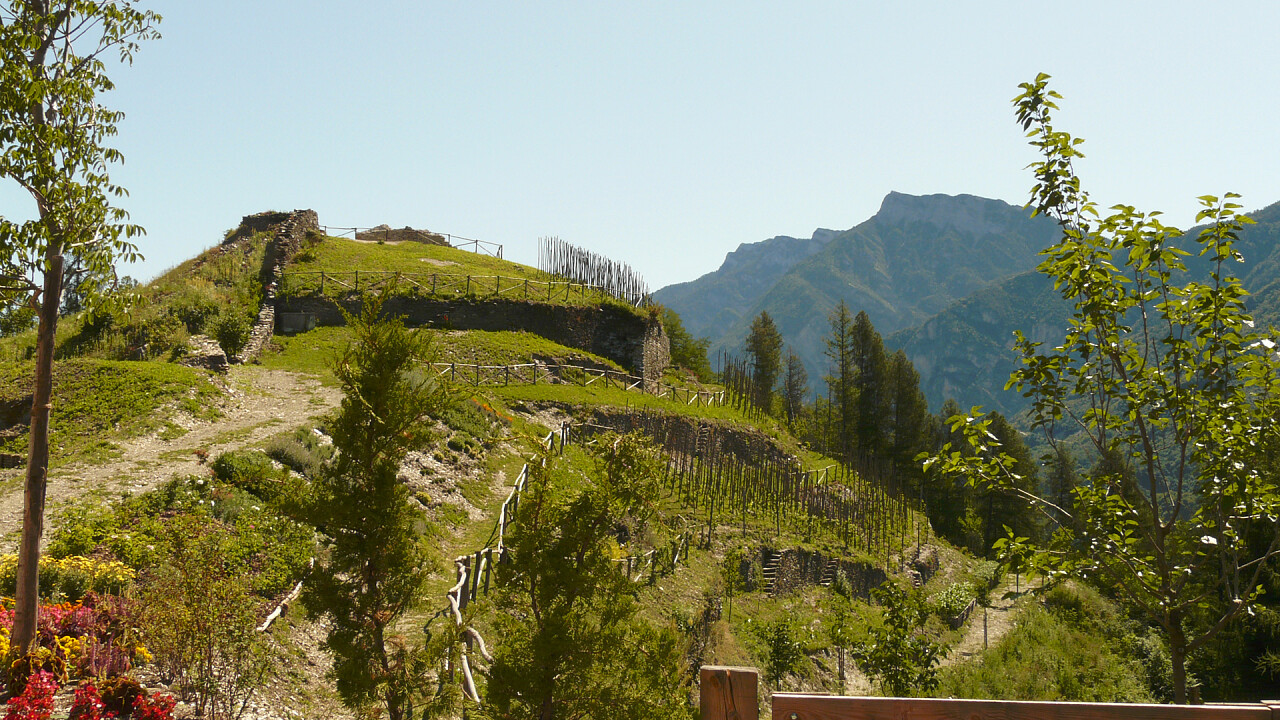 giardino_torre_dei_sicconi_caldonazzo_apt_valsugana