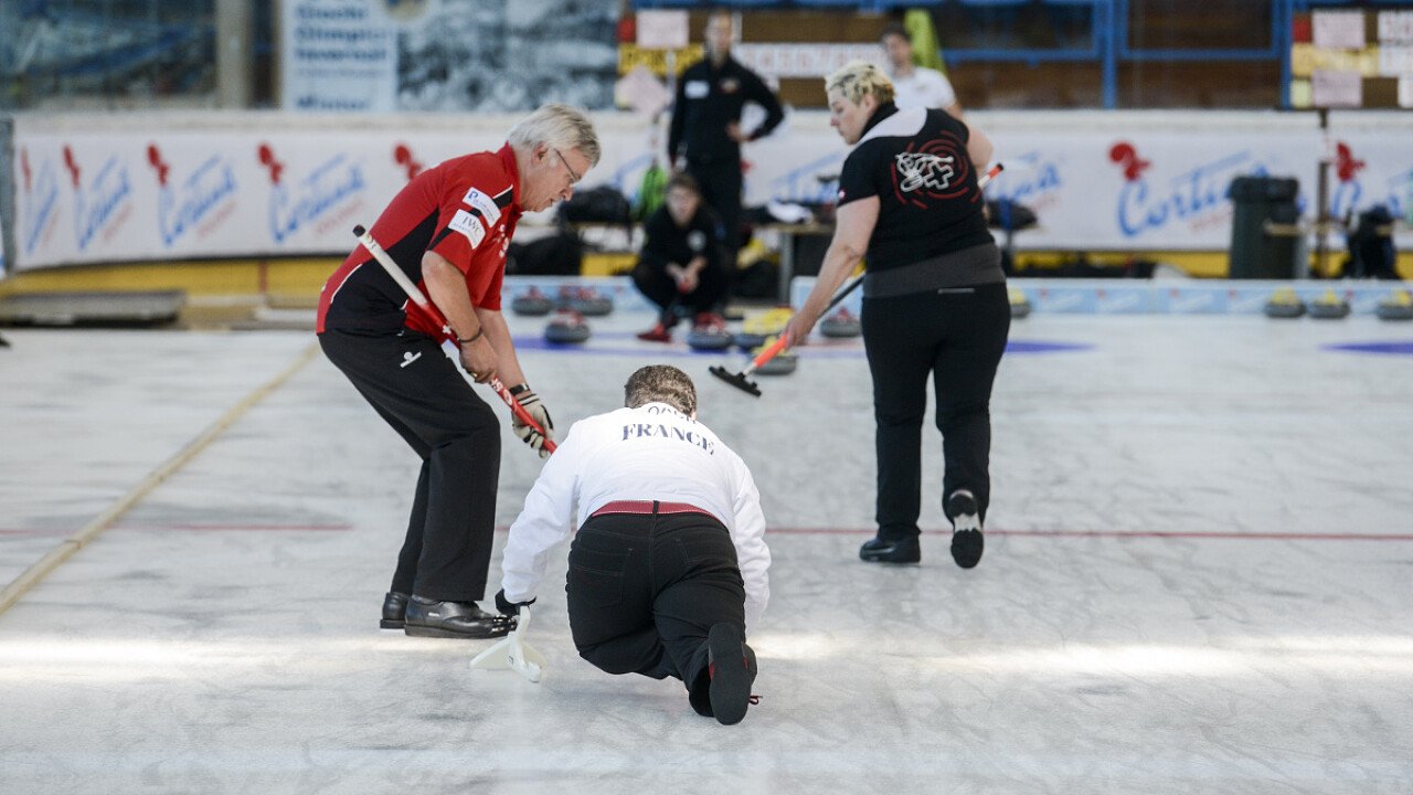Giocare a curling a Cortina d'Ampezzo