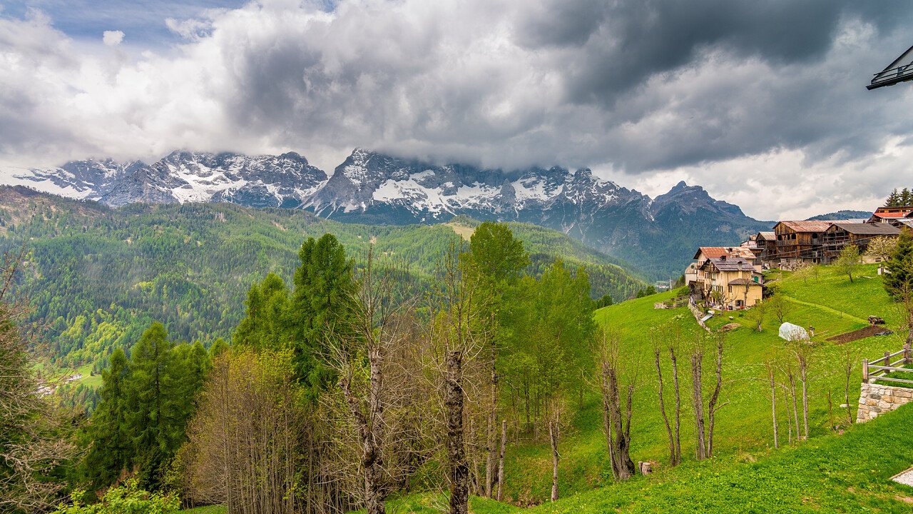 sommer_fonesighe_forno_di_zoldo_shutterstock