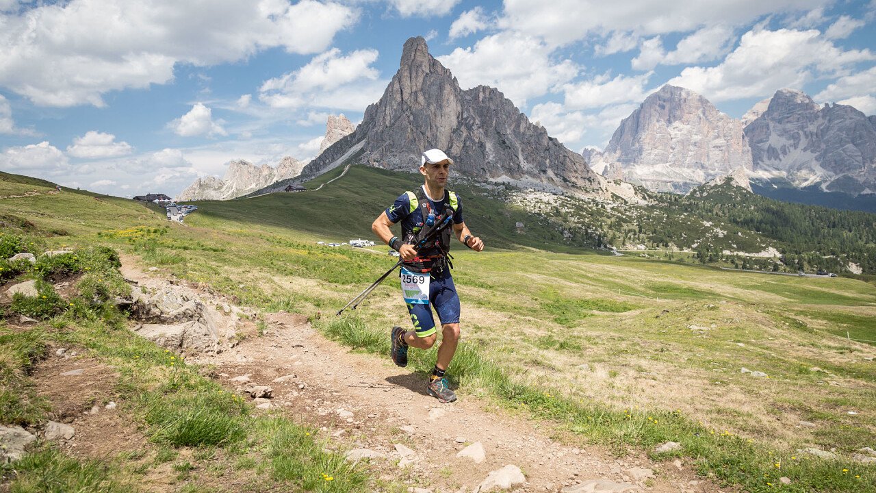 corsa_montagna_atleta_passo_giau_cortina