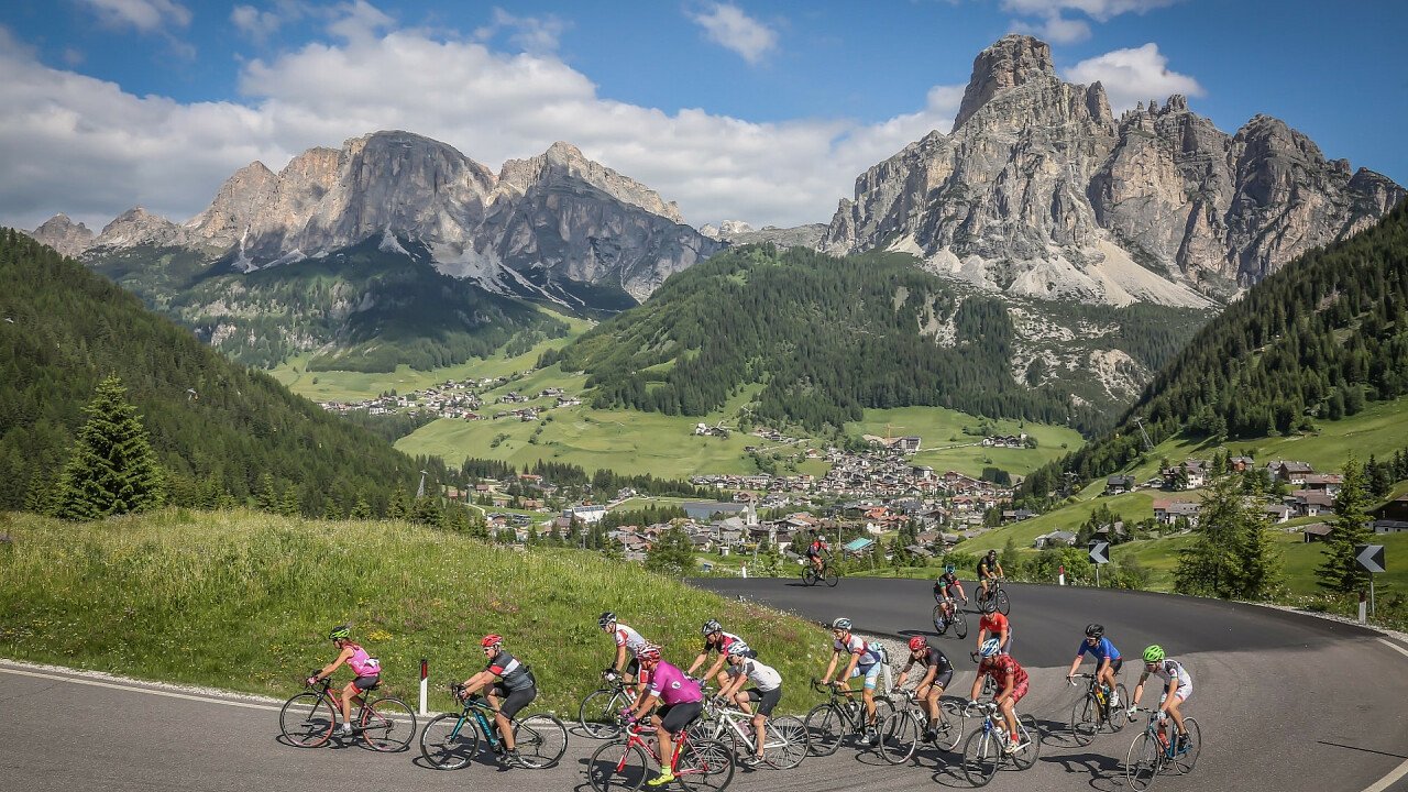 Dolomites Bike Day 2024 tour in bici tra passi delle Dolomiti UNESCO