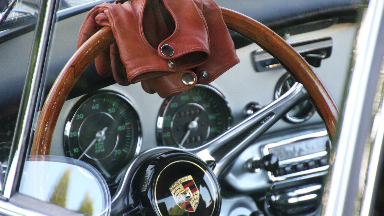 volante_porsche_auto_pixabay_hhach