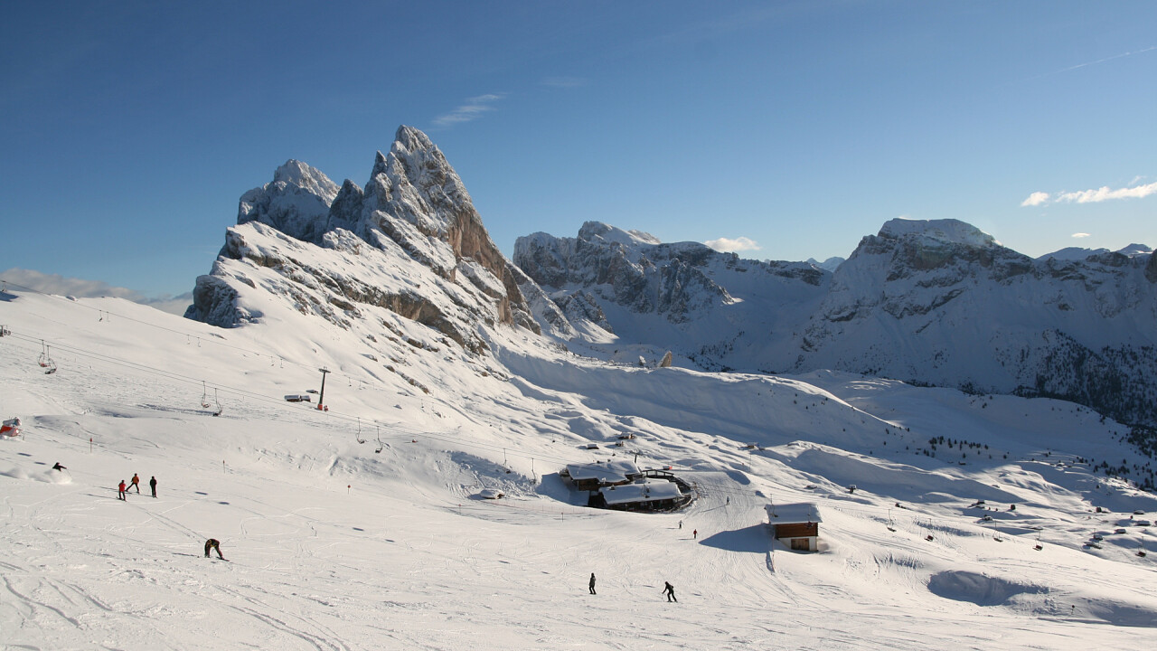 seceda_skiarea_ortisei_val_gardena_pixabay_fabiodisconzi