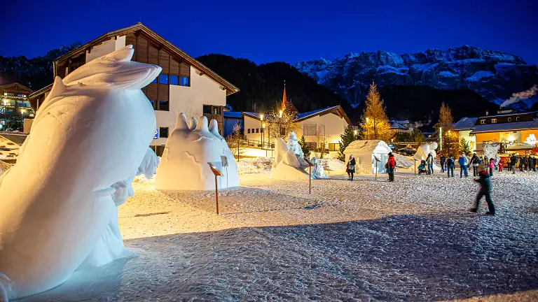 Snow Sculptures and Ice Figures in Val Gardena