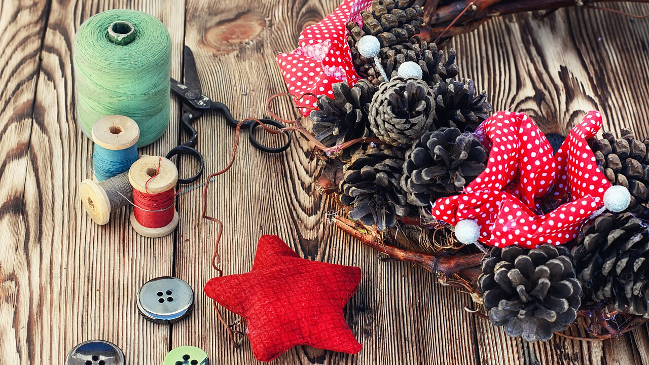 Garn und Wolle für Weihnachtsschmuck
