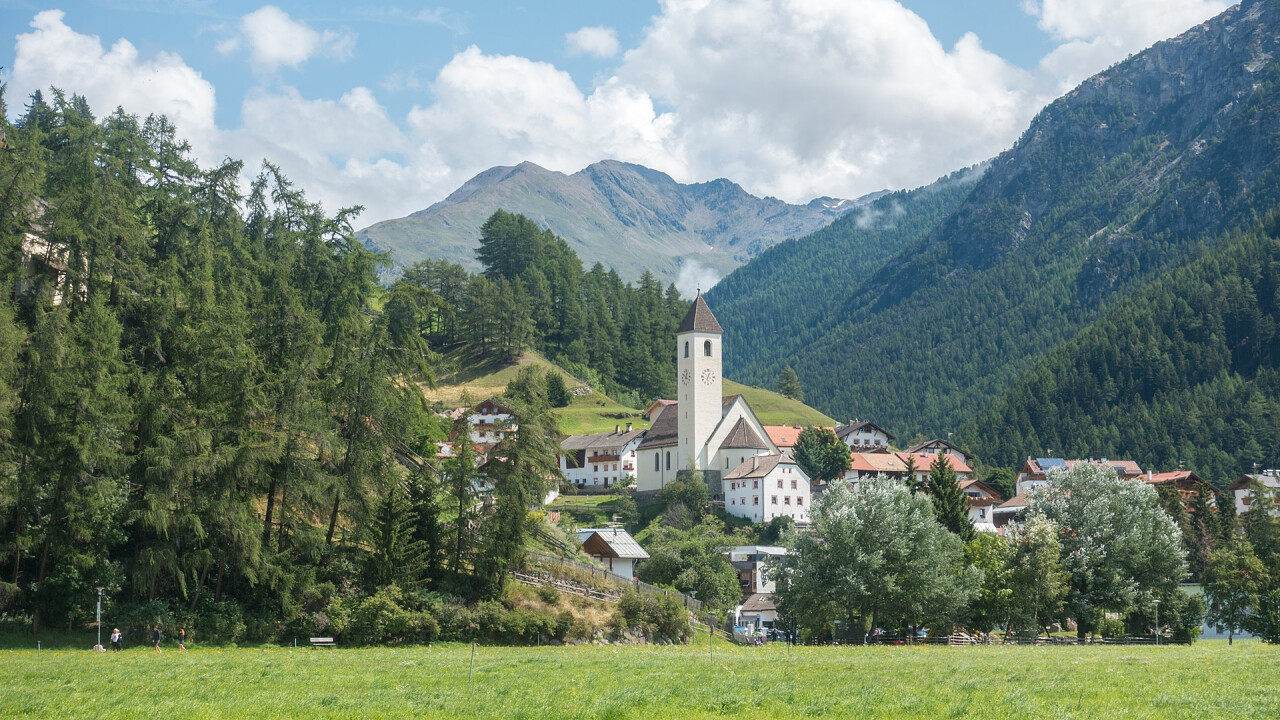 estate_curon_venosta_iStock