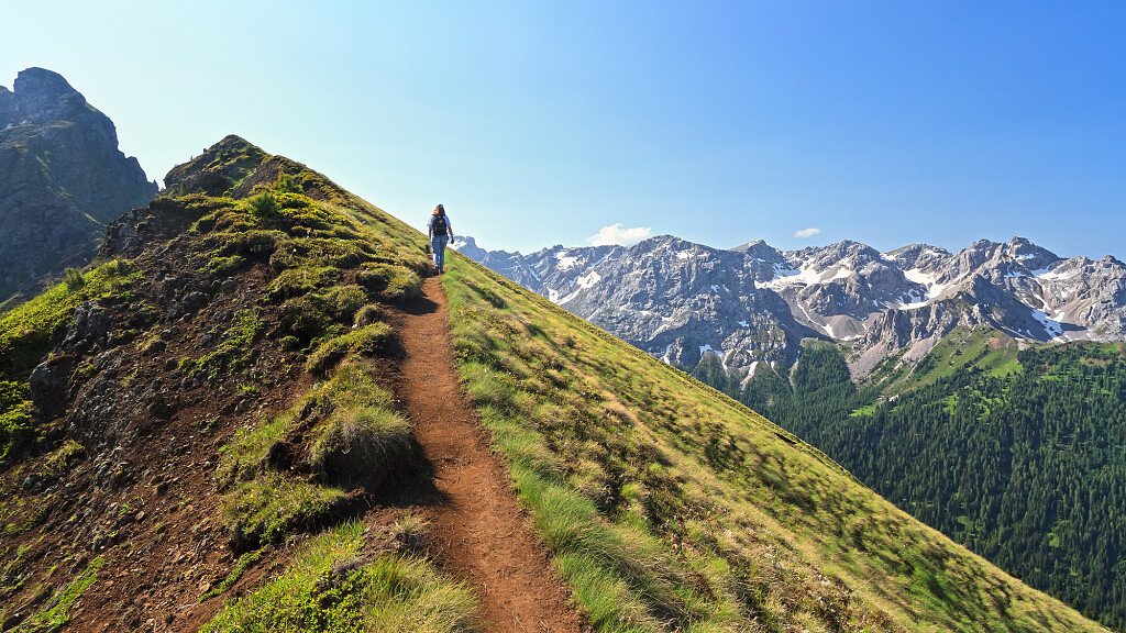Escursione panoramica verso Monte del Pascolo e Lago Rodella