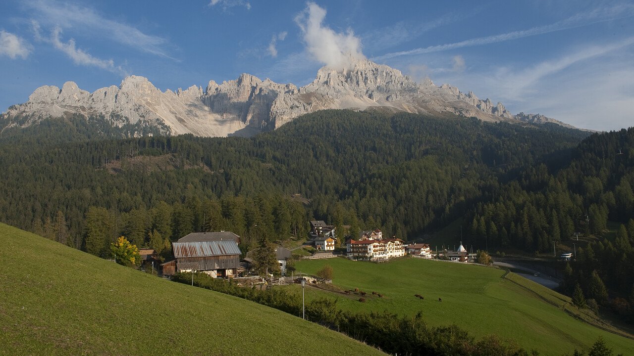 Panorami estivi delle Dolomiti UNESCO della Val d'Ega