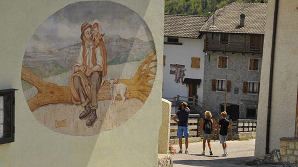 Guardia, il paese dipinto