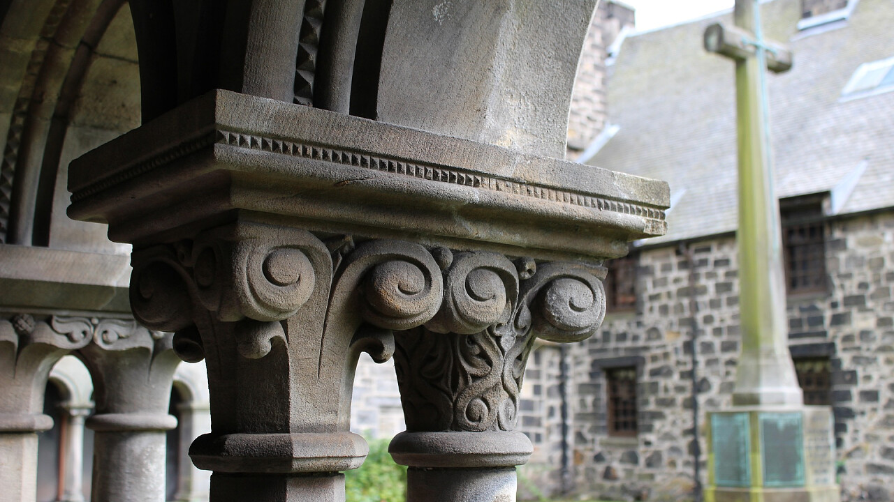 capitello_abbazia_pixabay_mzmatuszewski0