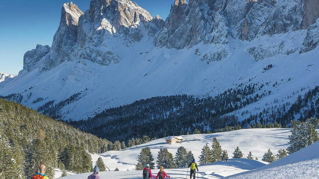 Rasciesa Snowshoe Hike