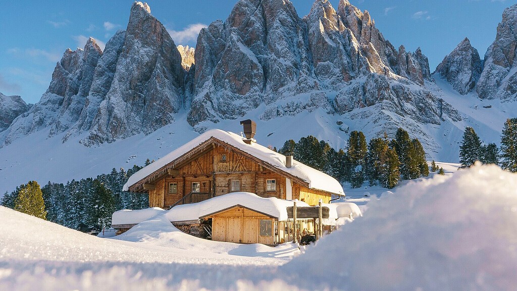 Winter Hike from Ranui to Rifugio Odle