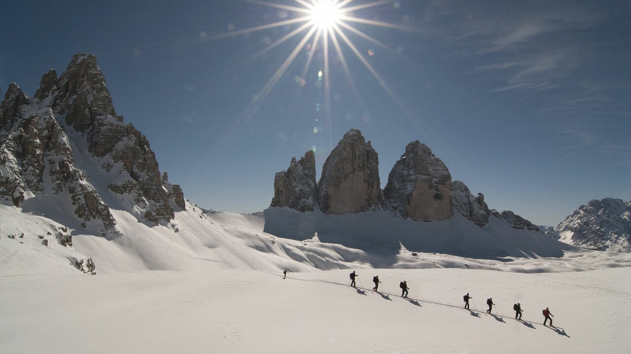 Sci alpinismo alle Tre Cime di Lavaredo, nelle Dolomiti UNESCO