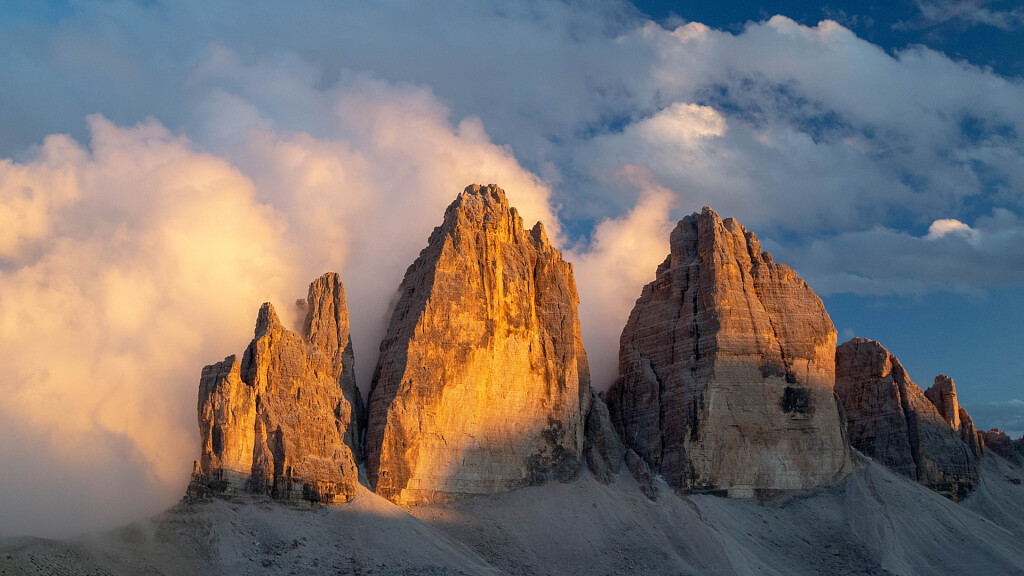 Riapre la strada per le Tre Cime di Lavaredo: accesso solo con prenotazione online