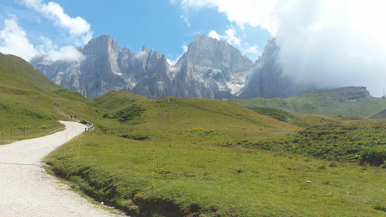 Escursione estiva da Passo Rolle a Baita Segantini