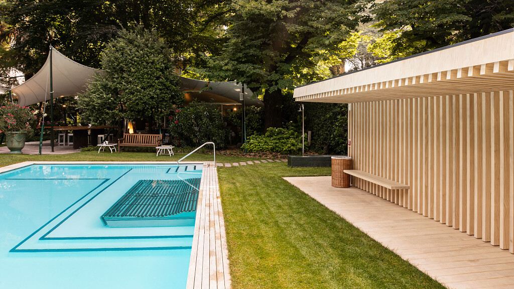 Novità al Parkhotel Laurin: una sauna finlandese immersa nel verde del parco