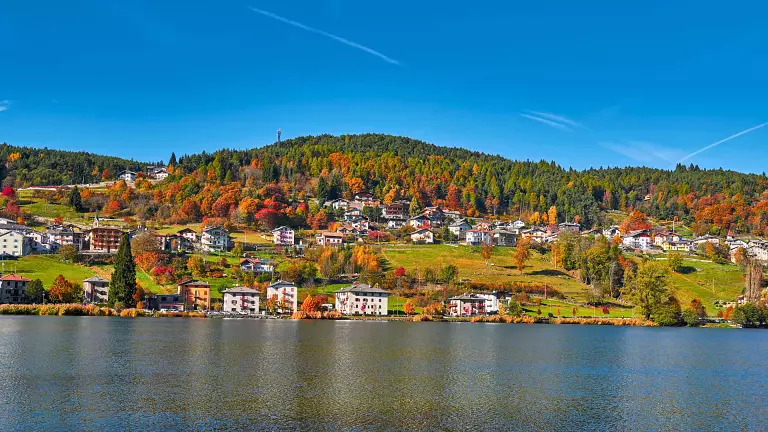 Baselga di Pinè lake