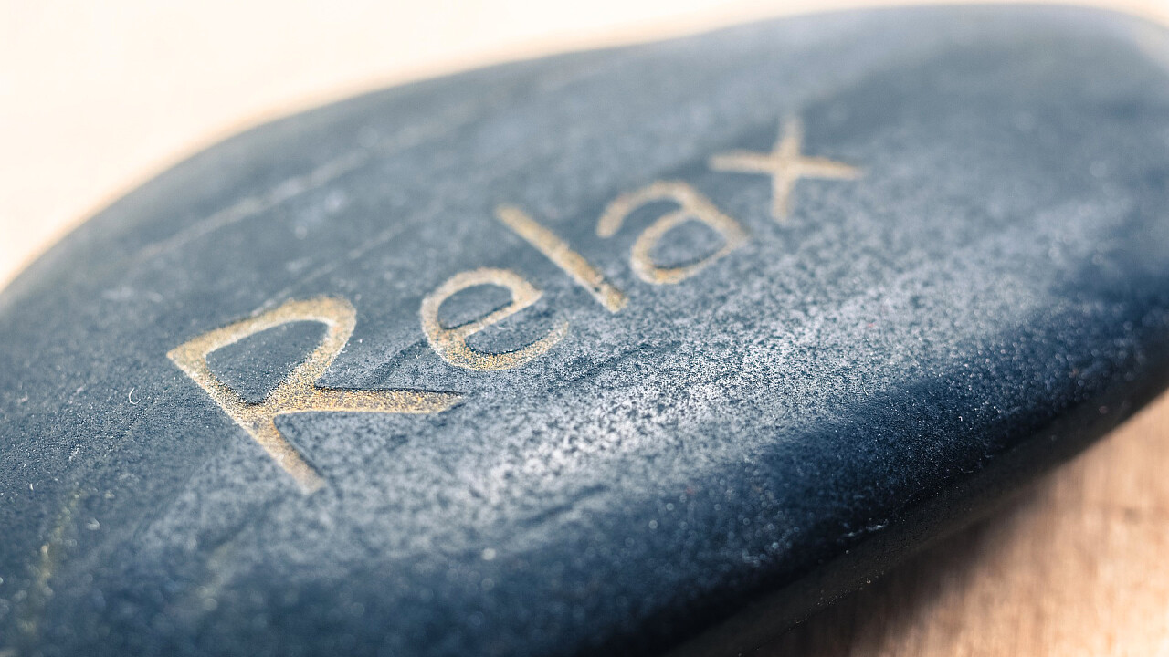 Pietra con scritta relax