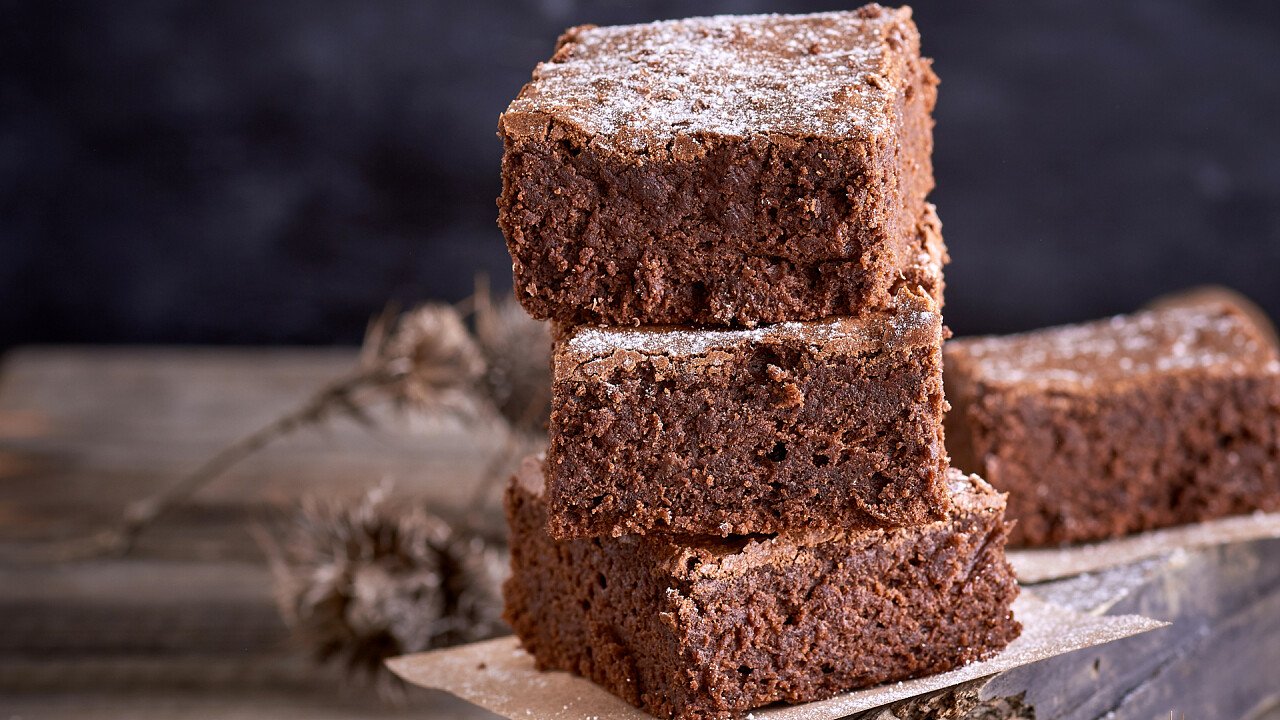 tortino_di_mele_e_papavero_dreamstime_Natalya_Danko