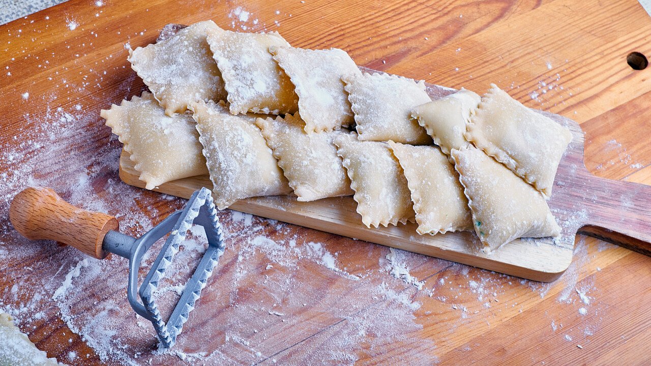 tortelli_di_topinambur_dreamstime_Alexander_Komarov