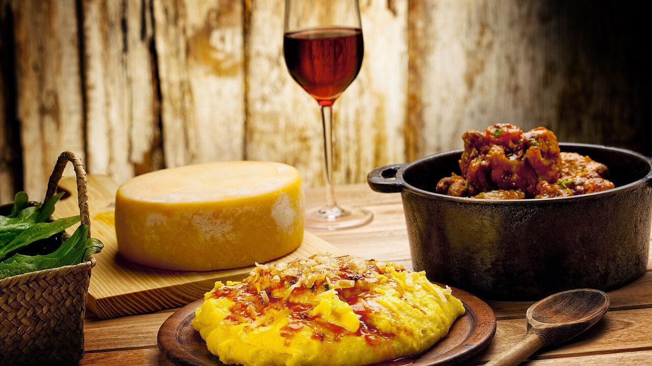 coniglio_alla_trentina_con_polenta_01_shutterstock
