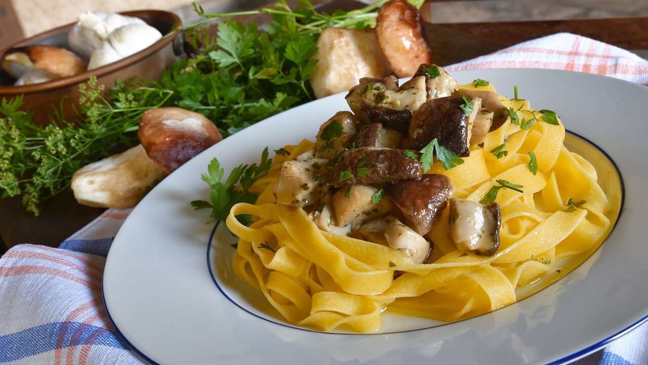 tagliatelle_alla_castellana_dreamstime_Mauro_Barbolini