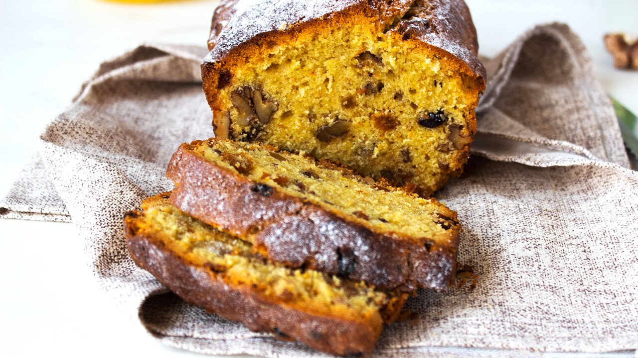 torta_di_pane_dreamstime_Natalia_Kompaniiets