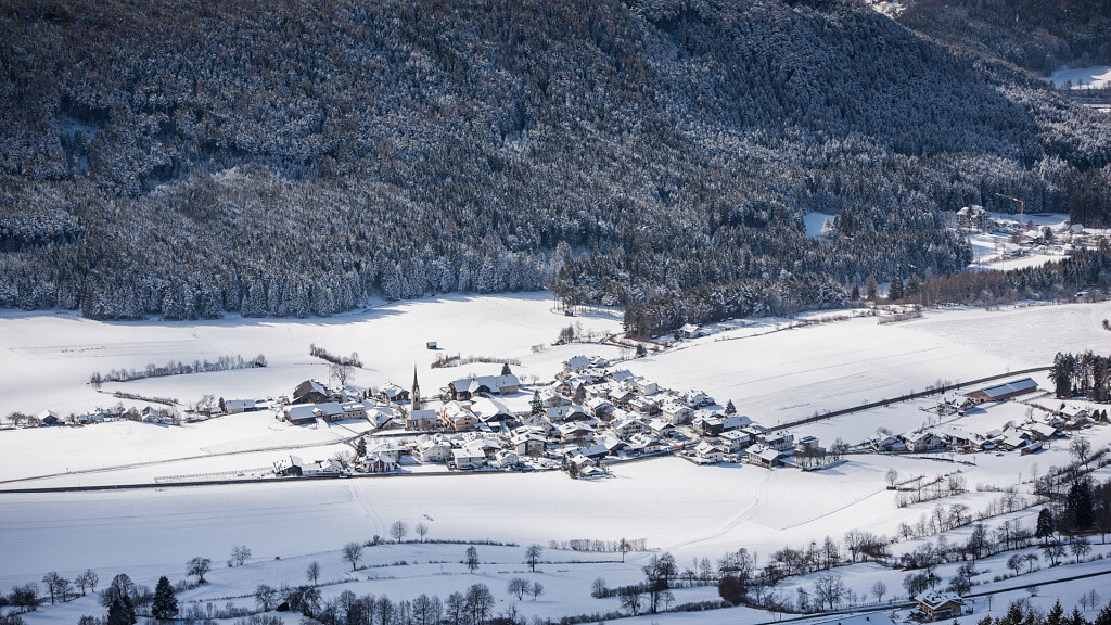 Falzes. Un'esperienza diversa tra passeggiate e piste per il fondo