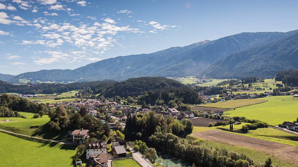 San Lorenzo di Sebato, vacanze tra storia e sport
