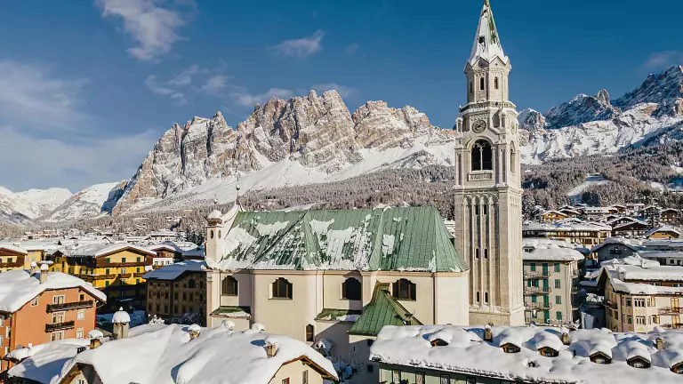Village Church - Cortina