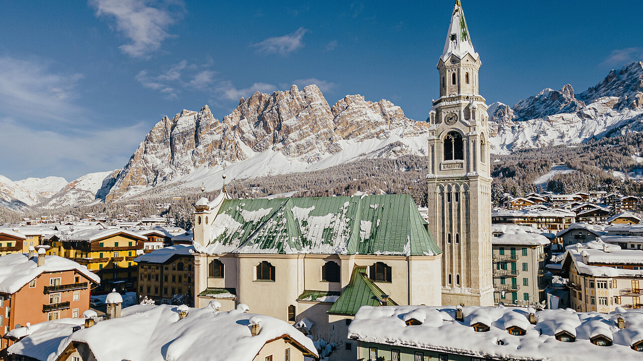 Chiesa del paese - Cortina