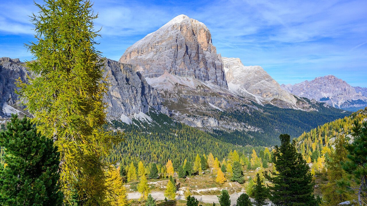 estate_dolomiti_agordo_dreamstime_marat_magomedov