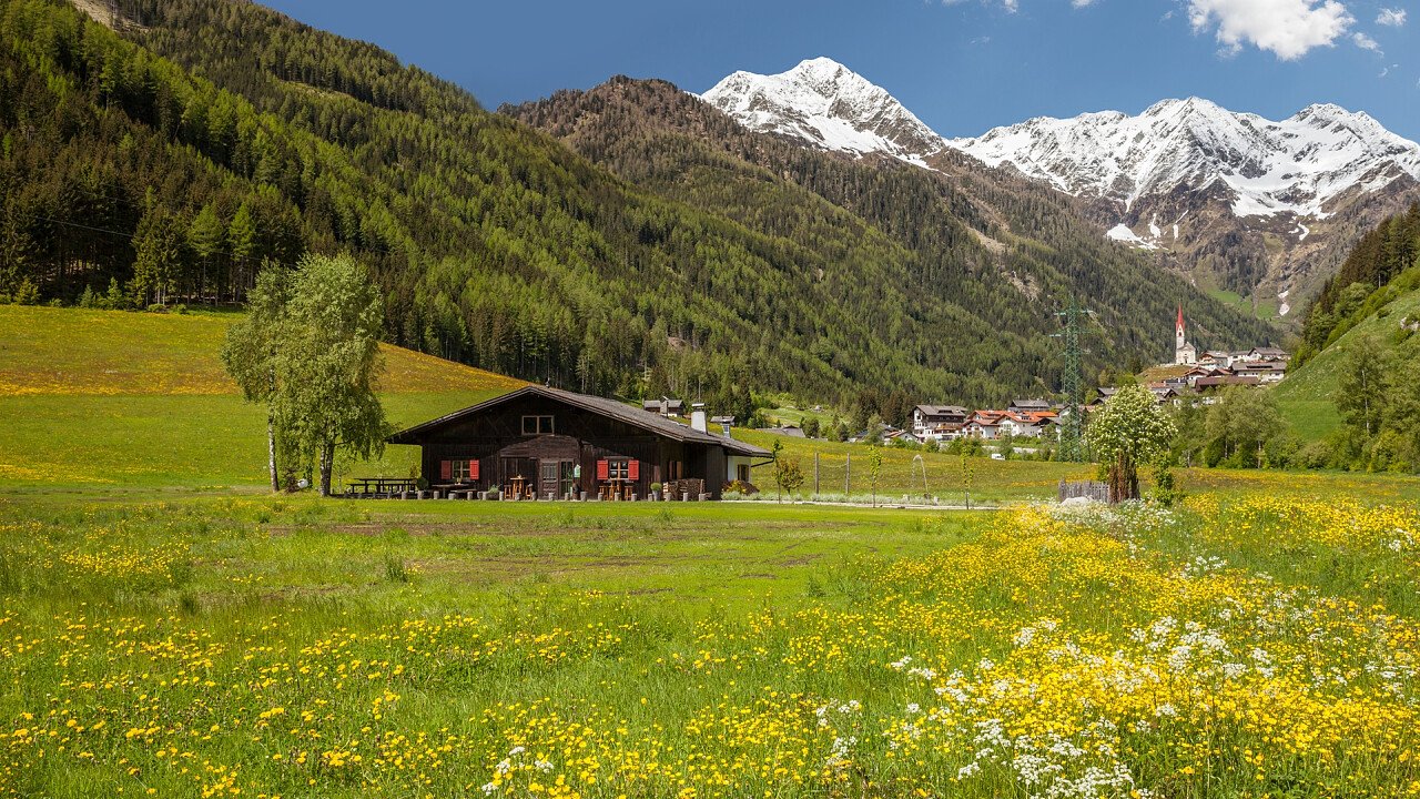 primavera_molini_di_tures_dreamstime_christian_mueringer_01