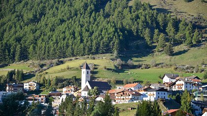 Giornata soleggiata d'inverno al lago di Resia