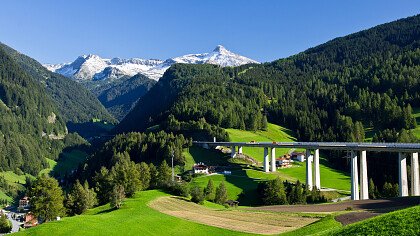 train_winter_brennero_shutterstock