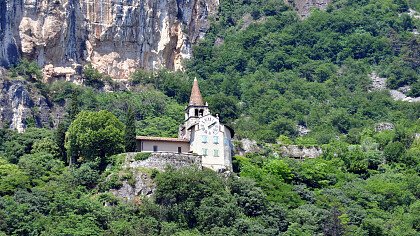 Fortificazione tra le colline di Mori