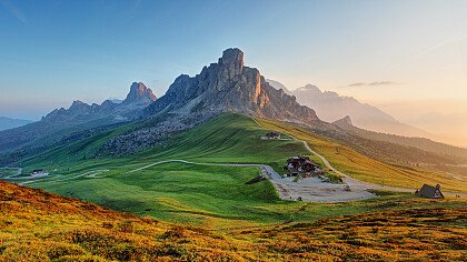 winter_around_pass_giau_marmolada_shutterstock