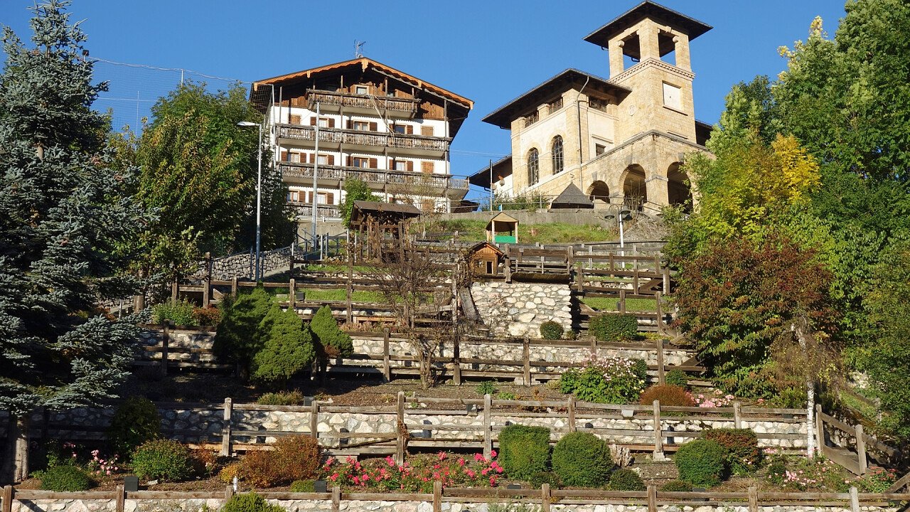 terrazzamento_paese_comelico_superiore_shutterstock